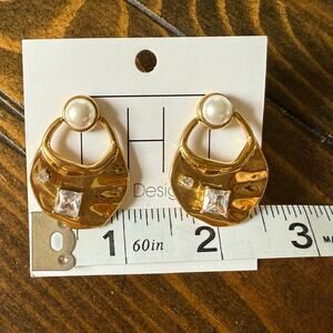 Hart Design Handmade Gold Sparkle Earrings